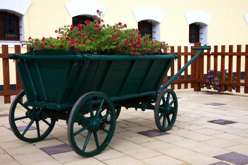 Hotel Pod Sluncem Třebíz Bagian luar foto